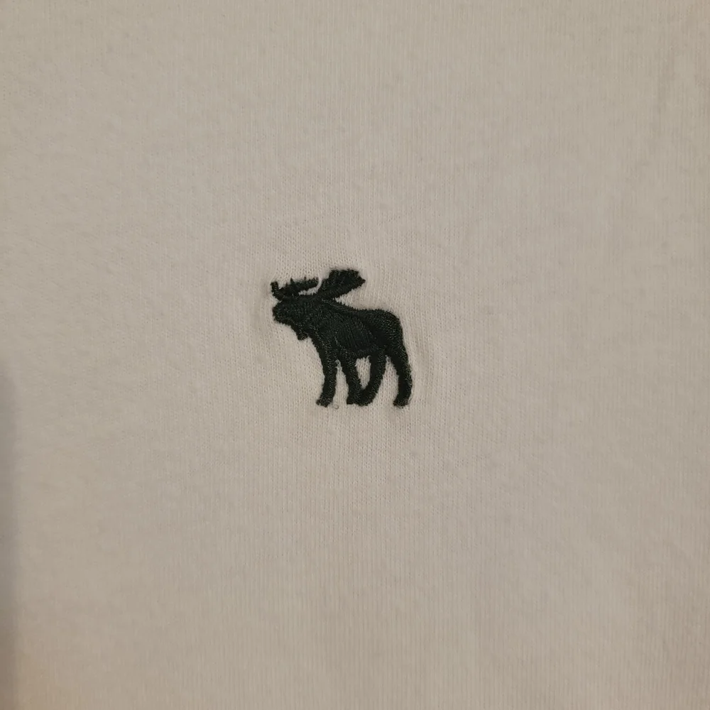 Abercrombie & Fitch White Short Sleeve Tee